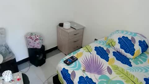 Catherine XXX online show from April 18, 2026, 7:40 pm