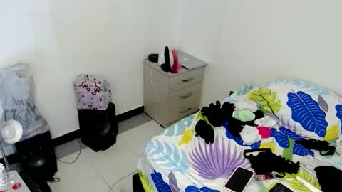 Catherine XXX online show from April 18, 2026, 9:59 pm