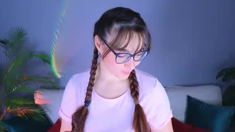 Tessa online show from October 11, 2025, 2:26 pm