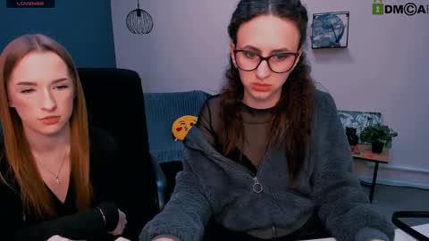 doll_vey online show from March 3, 2025, 12:37 pm