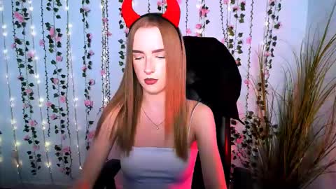 doll_vey online show from September 13, 2025, 7:13 pm