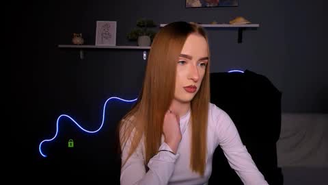 doll_vey online show from September 18, 2025, 7:38 pm