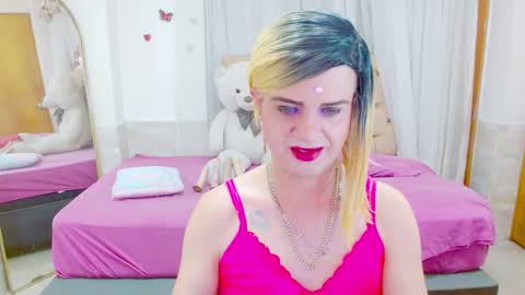 ilona online show from December 22, 2025, 5:15 am