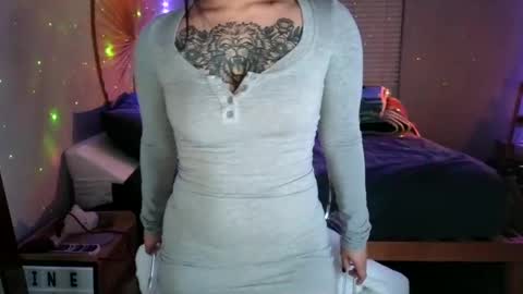 DOLLLFACE online show from December 18, 2024, 8:42 am