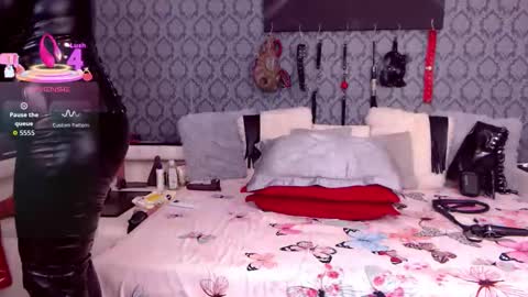 Dolly online show from September 12, 2025, 11:32 am