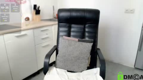 Snapshot of dolly_sun chatting on July 23, 2026, 8:23 am ILONA online show from July 23, 2026, 8:23 am