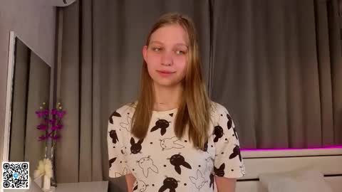 Emilia online show from September 9, 2025, 6:18 pm