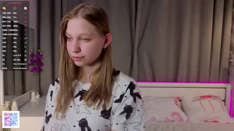 Emilia online show from October 16, 2025, 7:15 pm