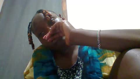 dollyvee online show from November 28, 2025, 3:14 pm