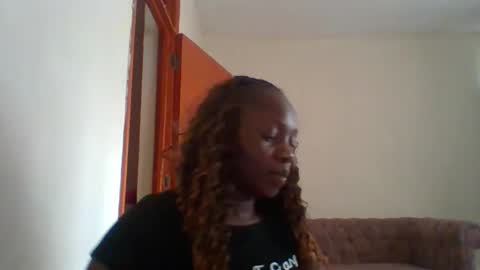 Snapshot of dollyvee chatting on May 4, 2026, 12:34 pm dollyvee online show from May 4, 2026, 12:34 pm