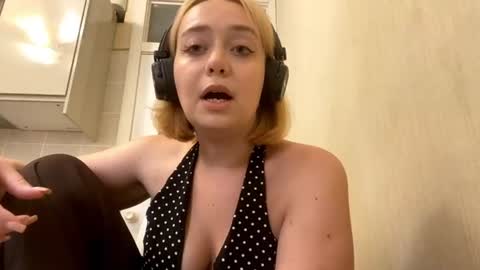 Snapshot of dolorisbarsalou chatting on August 3, 2026, 2:33 pm Anna online show from August 3, 2026, 2:33 pm