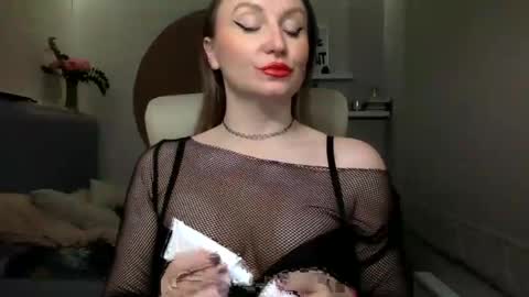 Snapshot of dom_mummy chatting on February 22, 2025, 5:46 pm DOM MUMMY online show from February 22, 2025, 5:46 pm