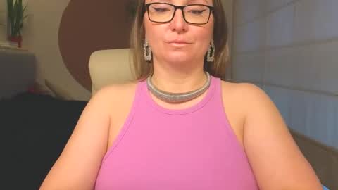 DOM MUMMY online show from April 26, 2026, 6:44 am