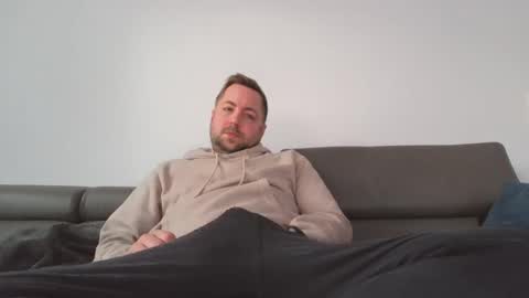 dombio_12 online show from April 24, 2026, 3:58 pm