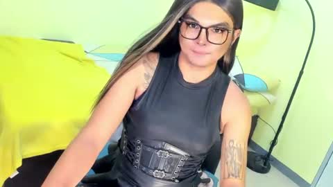 Snapshot of domina_angela chatting on July 5, 2026, 4:52 am ANGELA online show from July 5, 2026, 4:52 am