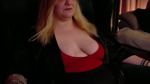 Snapshot of dominasadique chatting on May 7, 2026, 9:20 pm SADE online show from May 7, 2026, 9:20 pm