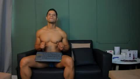Snapshot of dominc_berry chatting on June 13, 2026, 12:14 pm Dominc berry online show from June 13, 2026, 12:14 pm