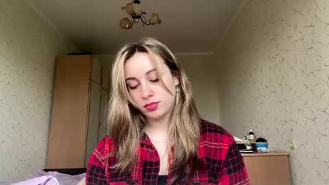 Snapshot of domingadandridge chatting on May 19, 2026, 7:15 am Mia online show from May 19, 2026, 7:15 am