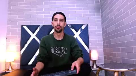 Dominic online show from November 2, 2025, 11:23 am