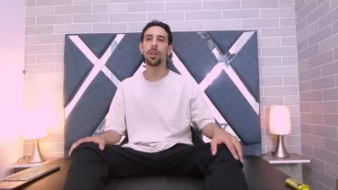 Dominic online show from November 3, 2025, 11:22 am