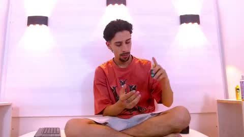 Dominic online show from November 25, 2025, 11:10 am