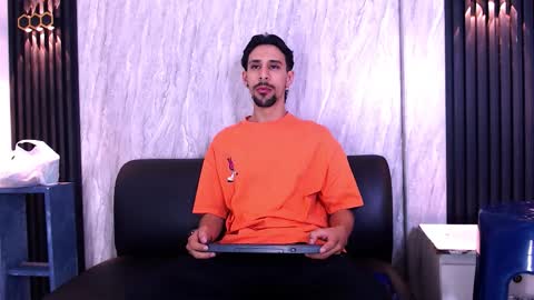 Dominic online show from December 2, 2025, 11:04 am