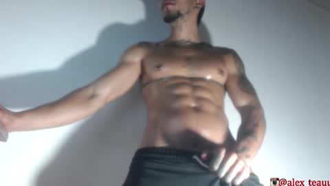 DOMI online show from November 4, 2025, 10:20 pm