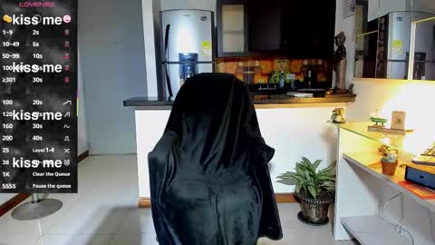 SANTI  independent model online show from September 11, 2025, 6:46 am