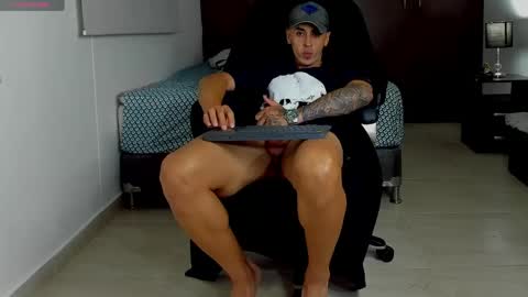 SANTI  independent model online show from April 17, 2026, 3:20 am