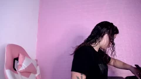   online show from December 2, 2025, 12:43 pm