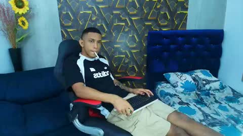 dominic_smith_ online show from April 21, 2026, 3:07 pm