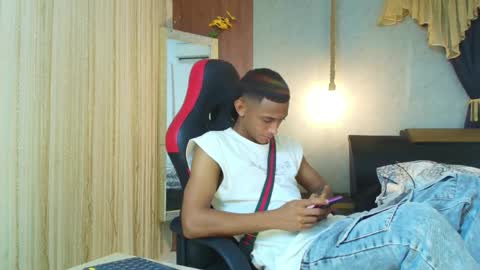 Snapshot of dominic_smith_ chatting on June 1, 2026, 9:16 pm dominic_smith_ online show from June 1, 2026, 9:16 pm