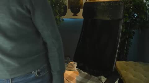 Dominic online show from November 16, 2025, 8:25 pm