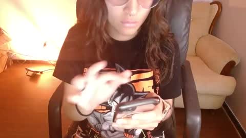   online show from April 22, 2026, 6:42 pm