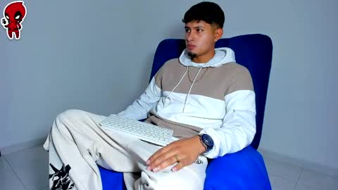  Dominic  online show from April 26, 2026, 11:35 pm