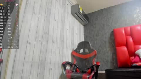 Dominicscott online show from April 20, 2026, 12:19 pm