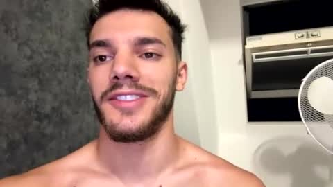 Snapshot of dominicvalente chatting on July 24, 2026, 9:24 pm dominicvalente online show from July 24, 2026, 9:24 pm