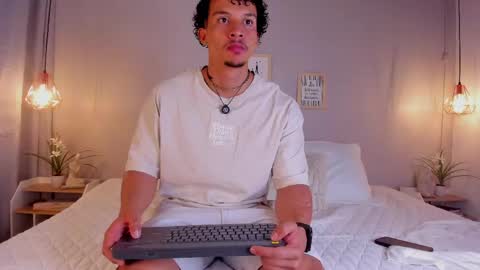 Snapshot of dominik_drake chatting on June 3, 2026, 12:19 pm Dominik Drake online show from June 3, 2026, 12:19 pm