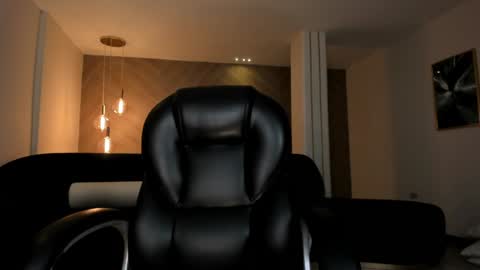 Dominique online show from December 15, 2024, 5:13 am