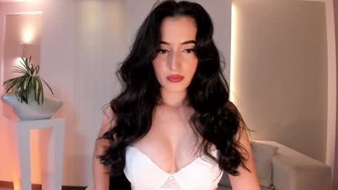 Dominique online show from January 6, 2025, 1:20 am