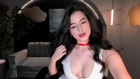 Dominique online show from January 20, 2025, 8:29 pm