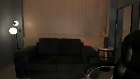 Dominique online show from July 5, 2026, 10:17 pm