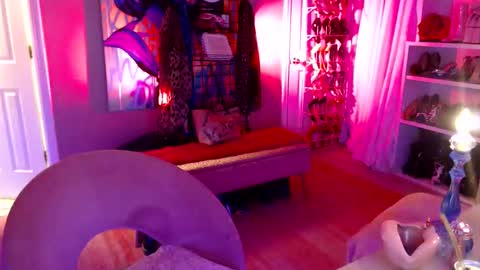 Snapshot of dommetomorrow chatting on December 23, 2024, 6:33 am DommeTomorrow online show from December 23, 2024, 6:33 am