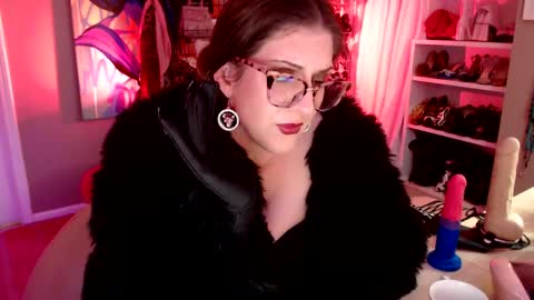 Snapshot of dommetomorrow chatting on December 28, 2024, 6:28 am DommeTomorrow online show from December 28, 2024, 6:28 am