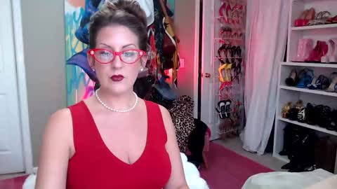 Snapshot of dommetomorrow chatting on December 16, 2025, 5:18 pm DommeTomorrow online show from December 16, 2025, 5:18 pm