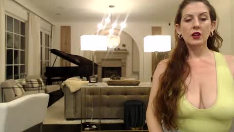 DommeTomorrow online show from June 18, 2026, 4:13 am