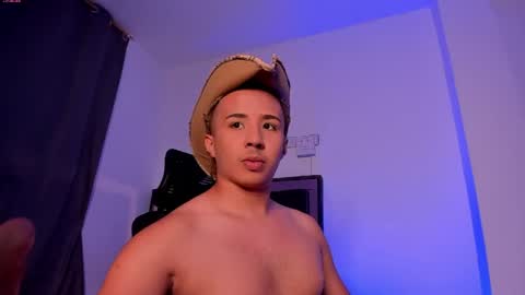 Snapshot of donathoo chatting on April 24, 2026, 4:48 am Donat Independent Model online show from April 24, 2026, 4:48 am