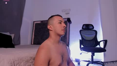 Snapshot of donathoo chatting on May 21, 2026, 2:07 am Donat Independent Model online show from May 21, 2026, 2:07 am