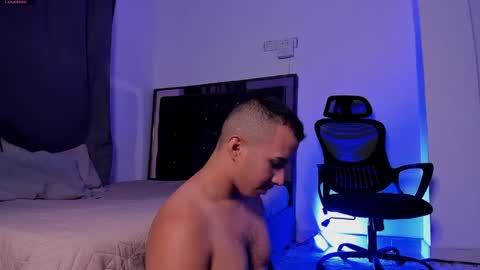 Snapshot of donathoo chatting on May 28, 2026, 2:20 am Donat Independent Model online show from May 28, 2026, 2:20 am