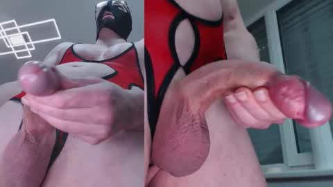 dongboy20018 online show from October 12, 2025, 10:58 am